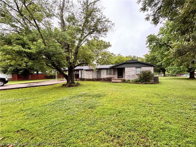 415 N Vine Street, Hackett, AR 72937