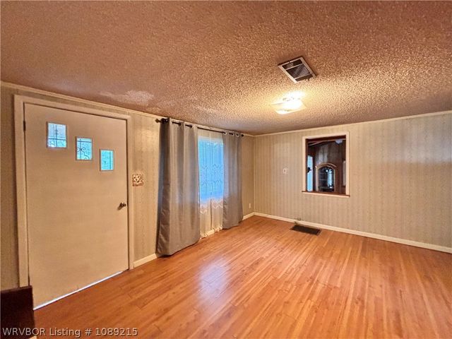 415 N Vine Street, Hackett, AR 72937