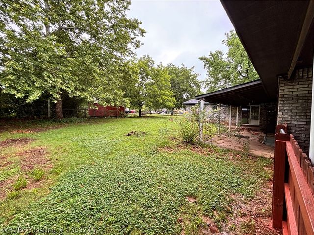 415 N Vine Street, Hackett, AR 72937