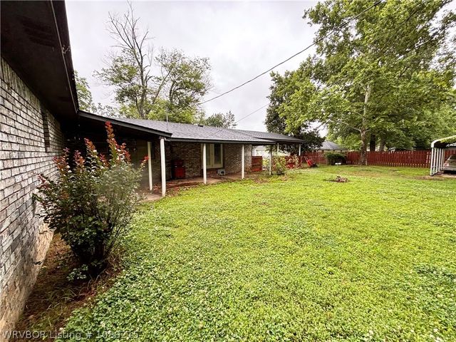 415 N Vine Street, Hackett, AR 72937