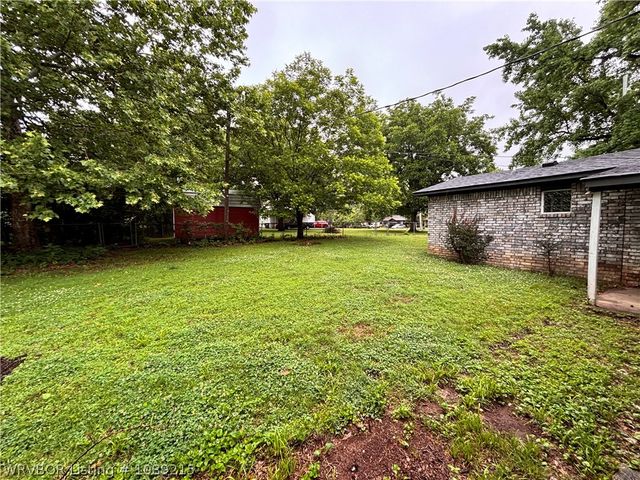 415 N Vine Street, Hackett, AR 72937