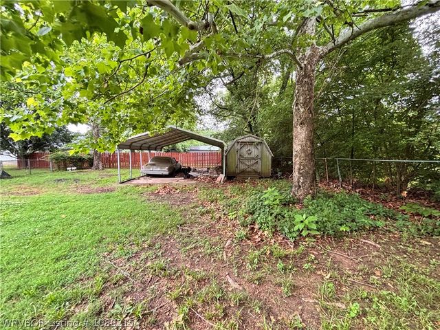 415 N Vine Street, Hackett, AR 72937