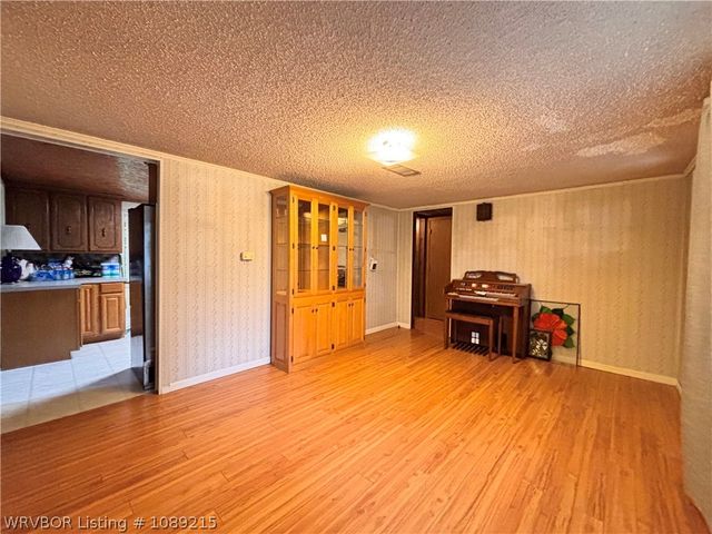 415 N Vine Street, Hackett, AR 72937