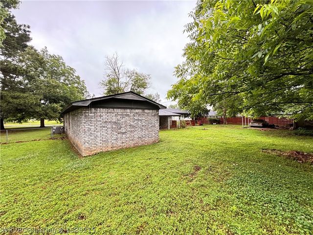 415 N Vine Street, Hackett, AR 72937