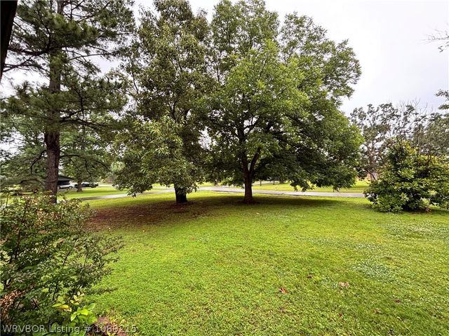 415 N Vine Street, Hackett, AR 72937