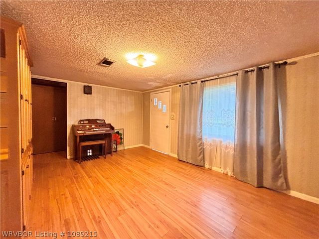 415 N Vine Street, Hackett, AR 72937