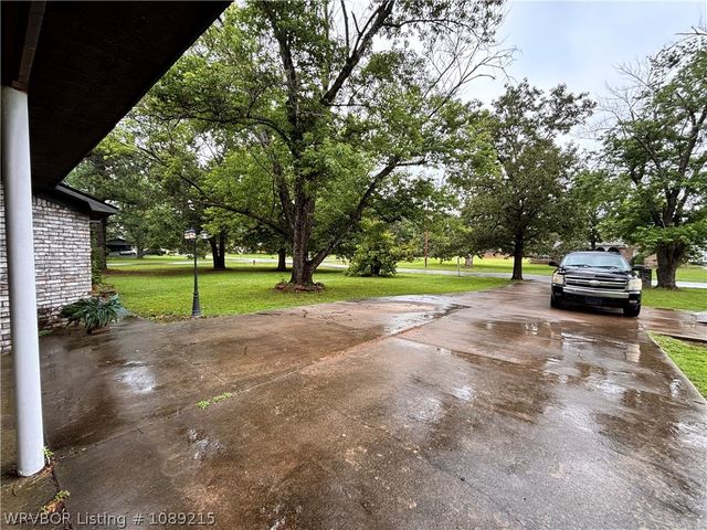 415 N Vine Street, Hackett, AR 72937