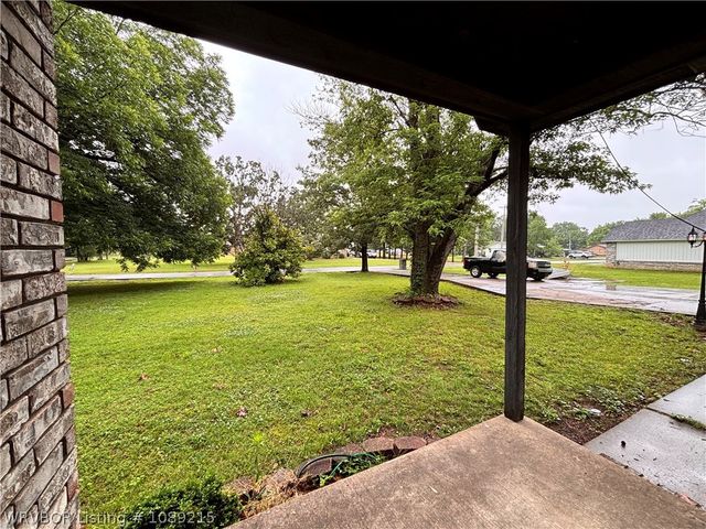 415 N Vine Street, Hackett, AR 72937