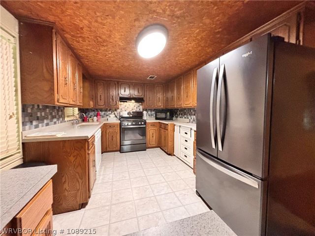 415 N Vine Street, Hackett, AR 72937