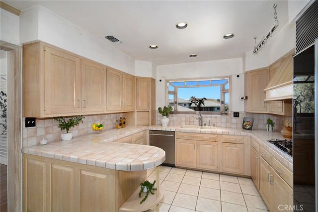22548 Waterbury Street, Woodland Hills, CA 91364