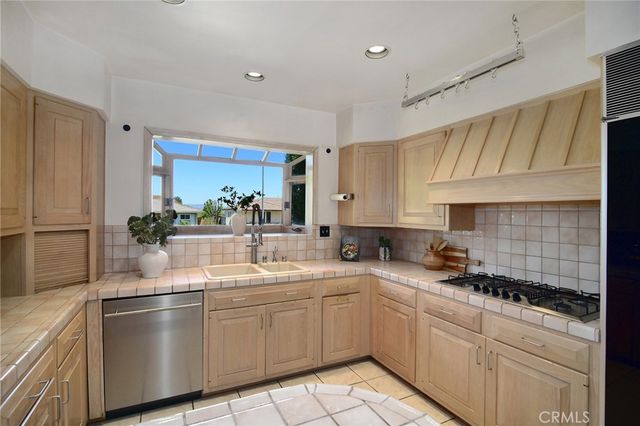 22548 Waterbury Street, Woodland Hills, CA 91364