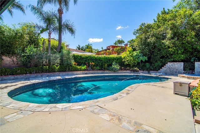 22548 Waterbury Street, Woodland Hills, CA 91364