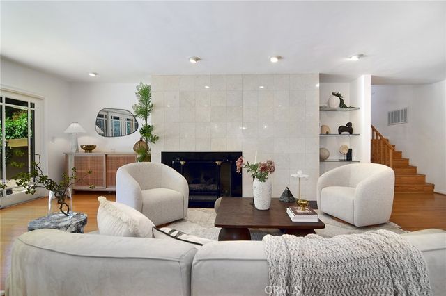 22548 Waterbury Street, Woodland Hills, CA 91364
