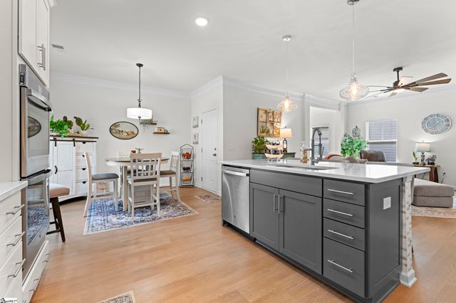 649 Columbus Circle, Simpsonville, SC 29680