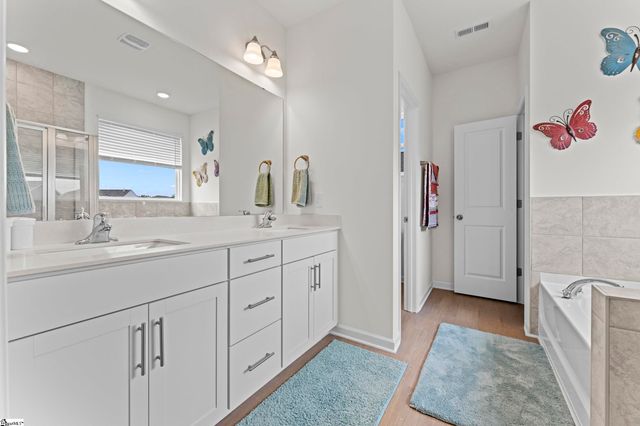 649 Columbus Circle, Simpsonville, SC 29680