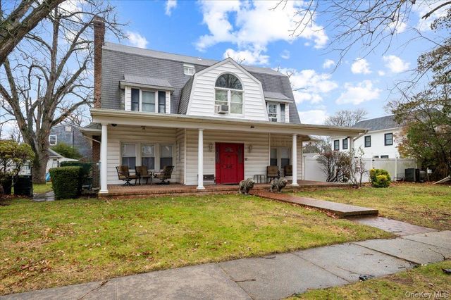 136 Linden Street, Woodmere, NY 11598