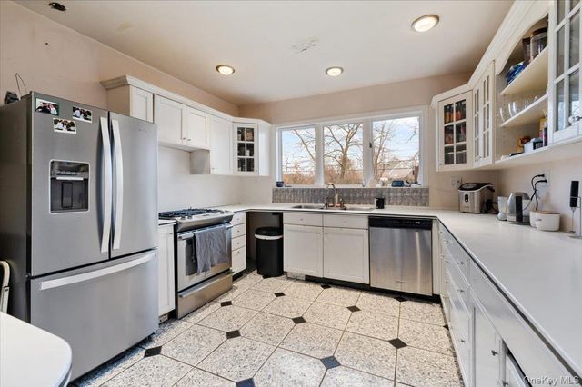 136 Linden Street, Woodmere, NY 11598