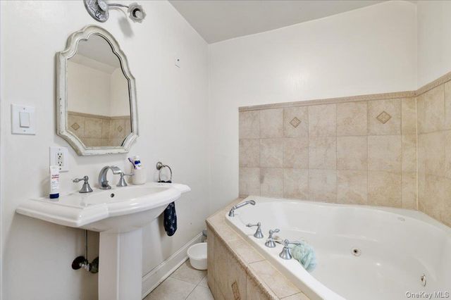 136 Linden Street, Woodmere, NY 11598