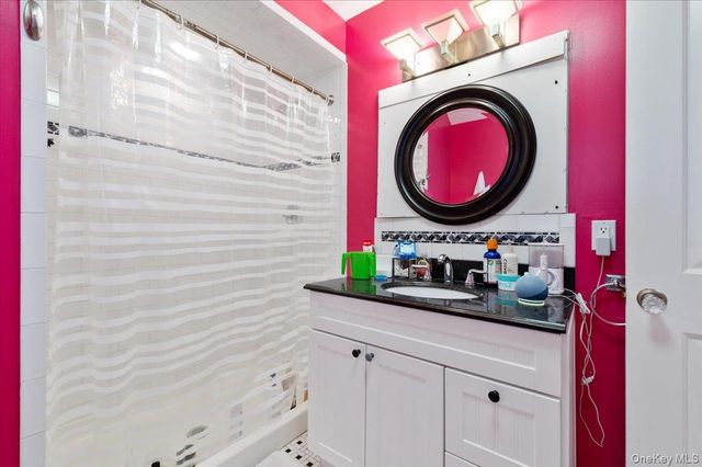 136 Linden Street, Woodmere, NY 11598