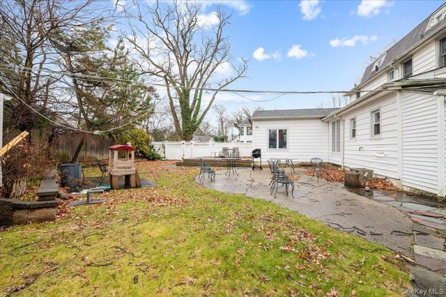 136 Linden Street, Woodmere, NY 11598