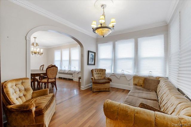 136 Linden Street, Woodmere, NY 11598