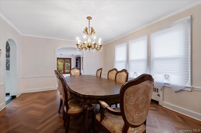 136 Linden Street, Woodmere, NY 11598