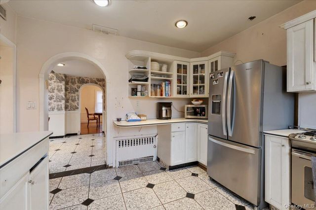 136 Linden Street, Woodmere, NY 11598