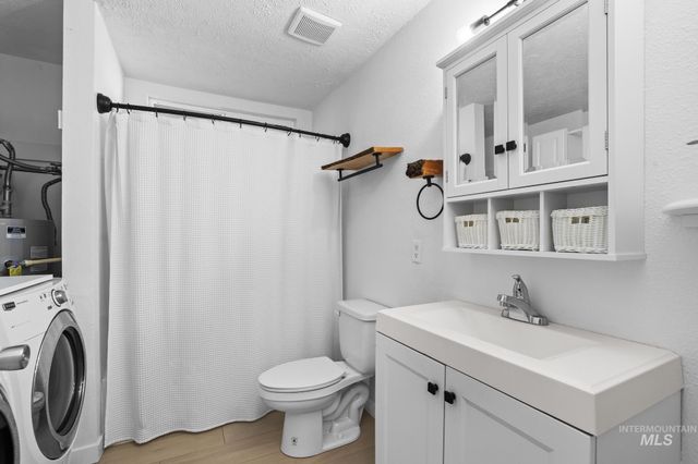 6646 S Ruddsdale Ave, Boise, ID 83709