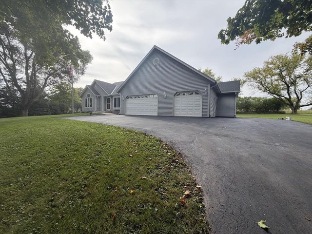 2135 Sherman ROAD, Jackson, WI 53037