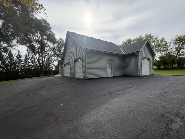 2135 Sherman ROAD, Jackson, WI 53037