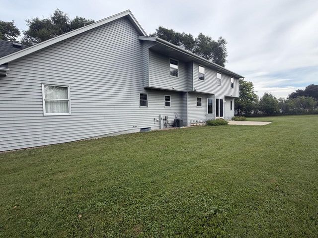 2135 Sherman ROAD, Jackson, WI 53037