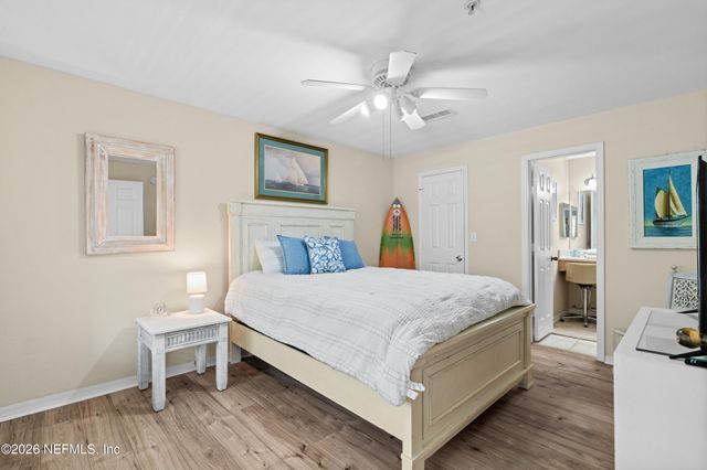7800 POINT MEADOWS Drive 134, Jacksonville, FL 32256