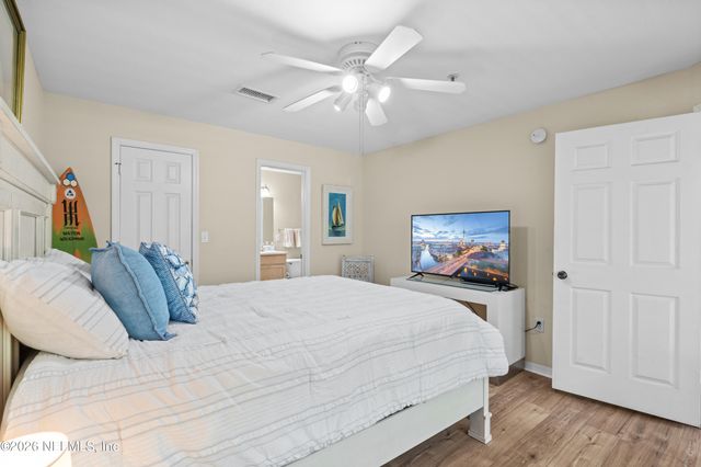 7800 POINT MEADOWS Drive 134, Jacksonville, FL 32256