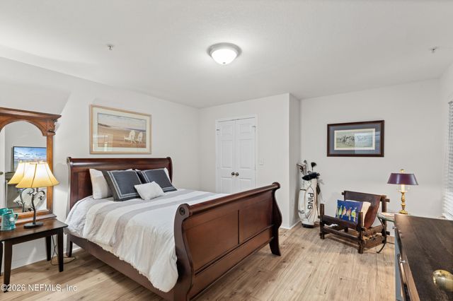 7800 POINT MEADOWS Drive 134, Jacksonville, FL 32256