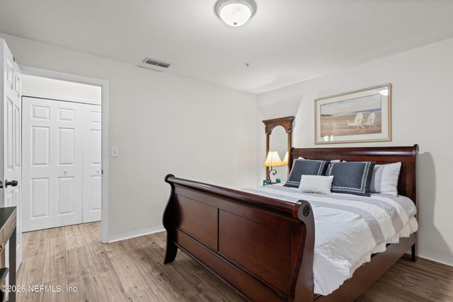 7800 POINT MEADOWS Drive 134, Jacksonville, FL 32256