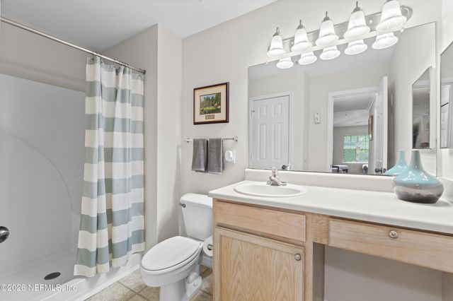 7800 POINT MEADOWS Drive 134, Jacksonville, FL 32256