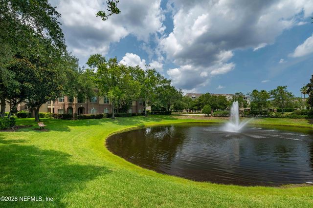 7800 POINT MEADOWS Drive 134, Jacksonville, FL 32256