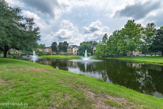 7800 POINT MEADOWS Drive 134, Jacksonville, FL 32256