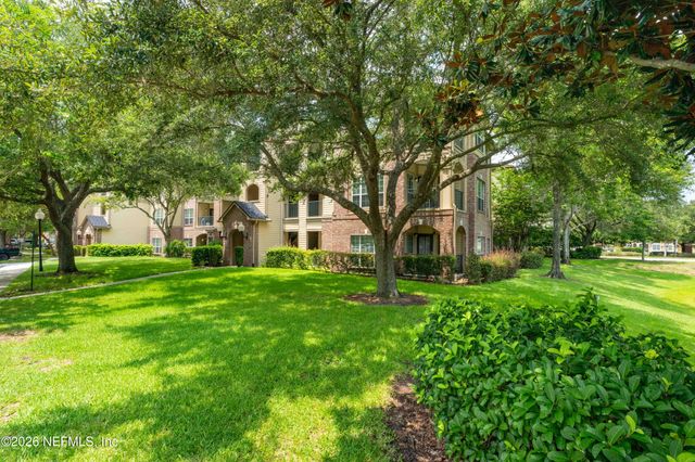 7800 POINT MEADOWS Drive 134, Jacksonville, FL 32256
