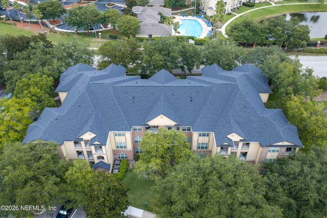 7800 POINT MEADOWS Drive 134, Jacksonville, FL 32256