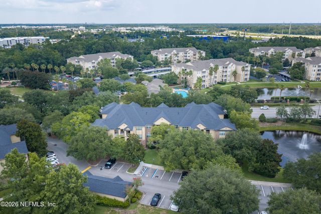 7800 POINT MEADOWS Drive 134, Jacksonville, FL 32256