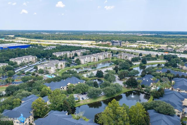 7800 POINT MEADOWS Drive 134, Jacksonville, FL 32256