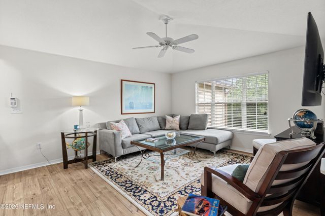 7800 POINT MEADOWS Drive 134, Jacksonville, FL 32256