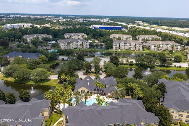 7800 POINT MEADOWS Drive 134, Jacksonville, FL 32256
