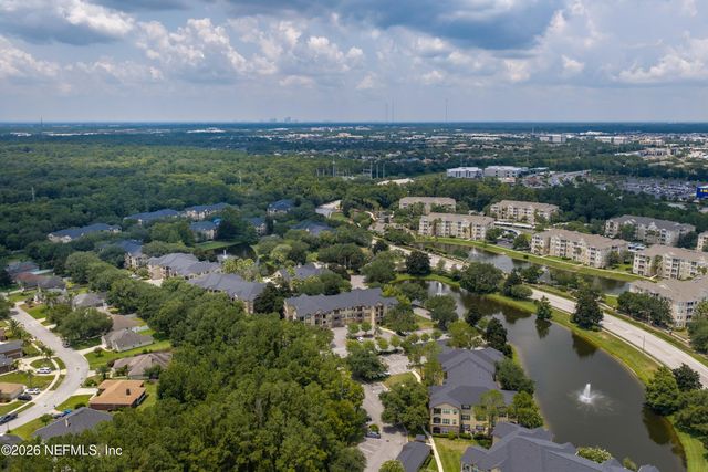 7800 POINT MEADOWS Drive 134, Jacksonville, FL 32256