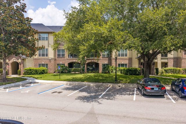 7800 POINT MEADOWS Drive 134, Jacksonville, FL 32256