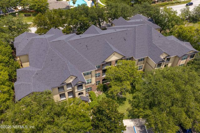 7800 POINT MEADOWS Drive 134, Jacksonville, FL 32256
