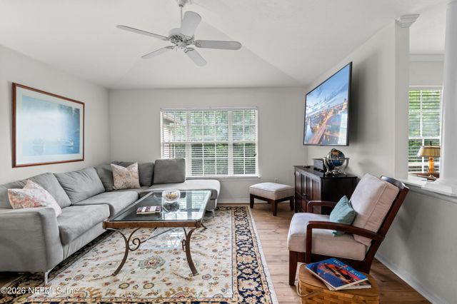 7800 POINT MEADOWS Drive 134, Jacksonville, FL 32256