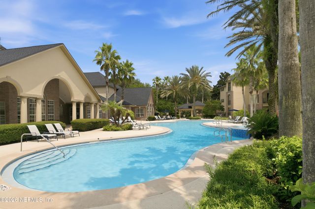 7800 POINT MEADOWS Drive 134, Jacksonville, FL 32256