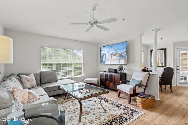 7800 POINT MEADOWS Drive 134, Jacksonville, FL 32256
